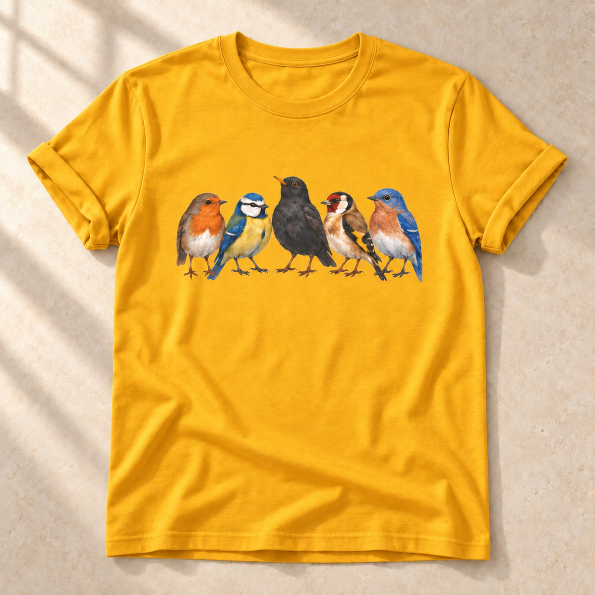 Bunte Vogelschar – Unisex Vogel-T-Shirt in Gold