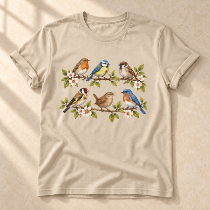 Vogelkonzert im Frühling – Unisex Vogel-T-Shirt in Sand