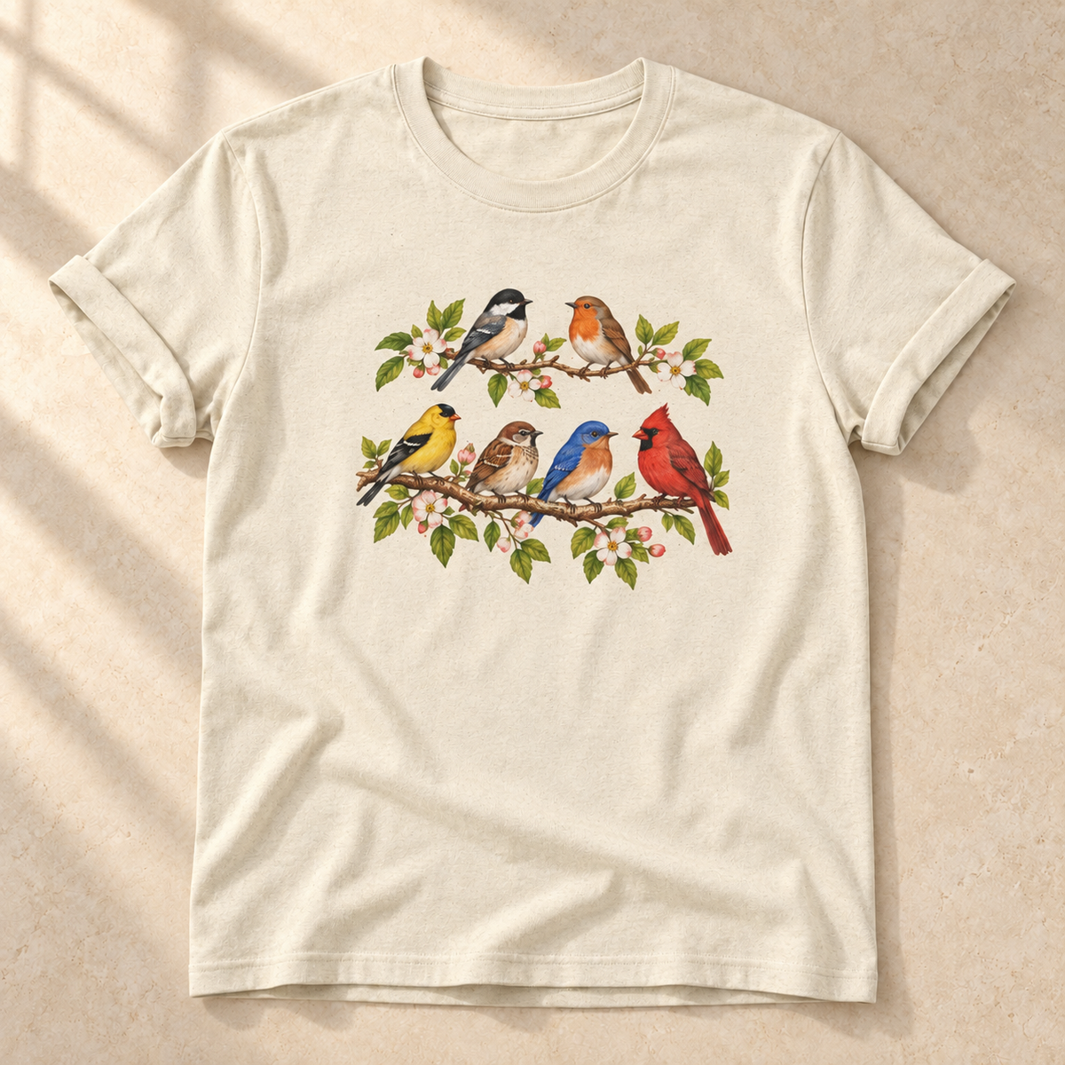 Vögel im Blütenzweig – Unisex Vogel-T-Shirt in Natural